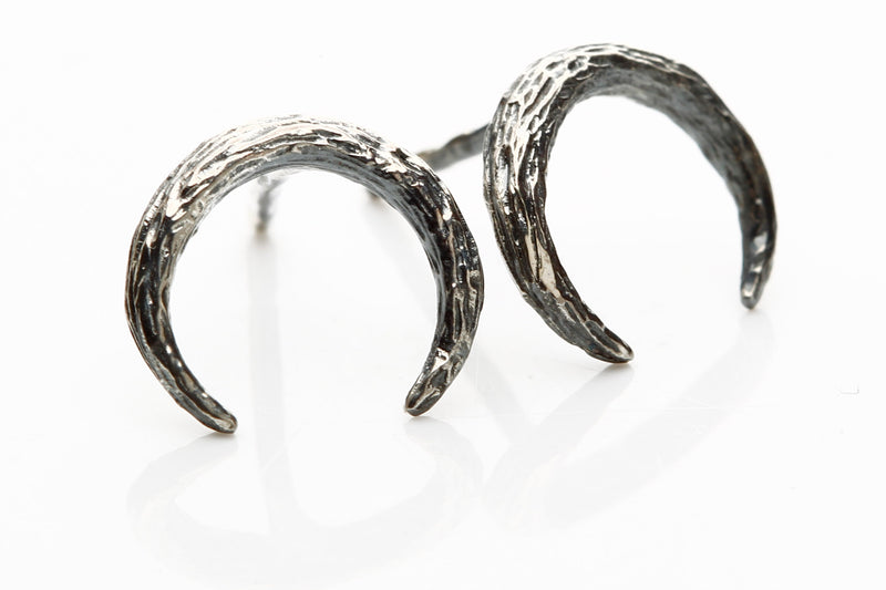 Lucky horn earrings